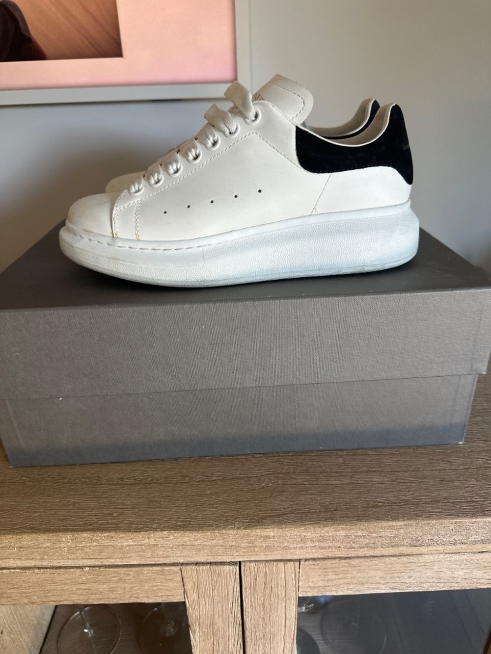Alexander McQueen platform low top sneaker Daim White/Black - Picture 3 of 7